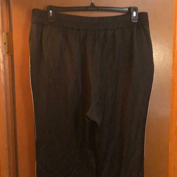 Simply Vera Joggers - Picture 2 of 6